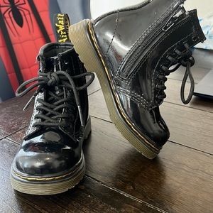 Patent Leather size 7 in toddlers Dr Martens
